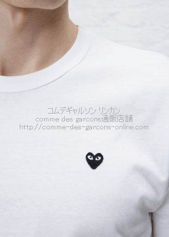 プレイ・コムデギャルソン（Play）小さな黒ハート Tシャツ 白