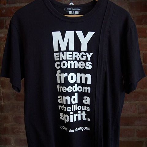 コムデギャルソン メッセージTシャツ MY ENERGY COMES FROM FREEDOM