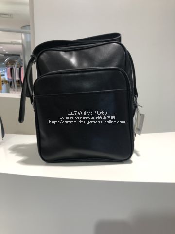 COMME des GARCONS コムデギャルソン ショルダーバッグ 合皮