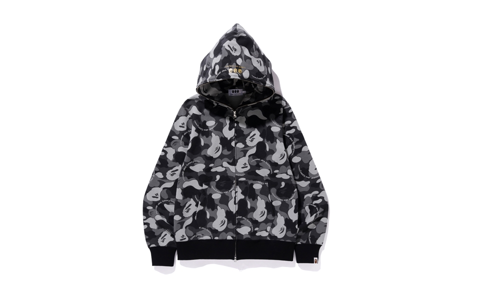 A BATHING APE ベイシングエイプ　パーカー　カモフラ　デカロゴ袖丈57cm