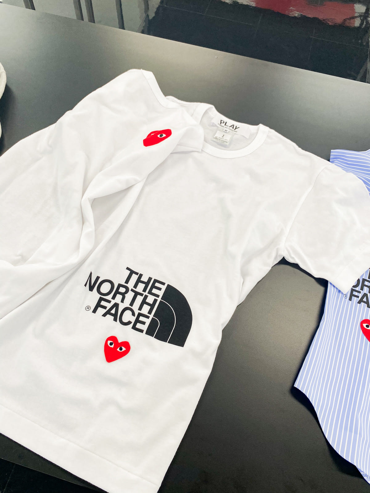 プレイ コムデギャルソン × ザ ノースフェイス限定Tシャツ-Play × THE NORTH FACE-