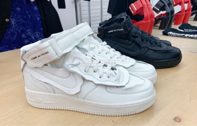 COMME des GARCONS × NIKE AIR FORCE 1 MID