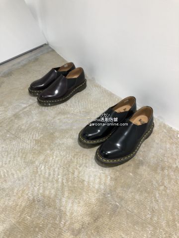 コムコム定番ドクターマーチン-スリッポン-DR. MARTENS-