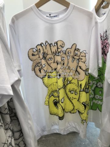 カウズ-KAWS-×コムデギャルソンシャツ 限定Tシャツ-C-
