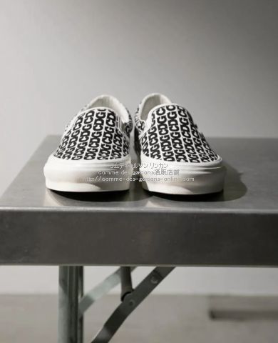 Comme de garcon outlet vans