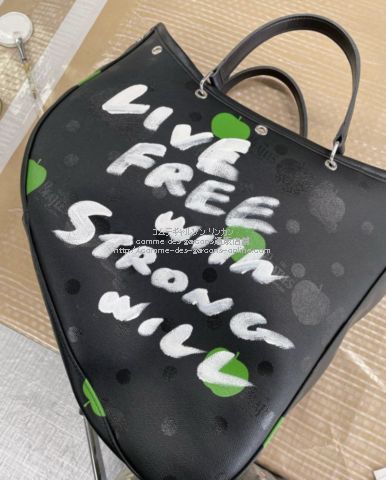 ビートルズ コムデギャルソン LIVE FREE with STRONG WILL メッセージ ボートバッグ-青山限定