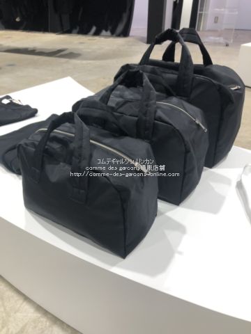 【極美品✨】COMME des GARCO ナイロン ハンドバッグ ブラック購入希望の方はコメント下さい♪