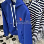 プレイ コムデギャルソン ワンポイント赤ハート スウェット/パーカー ブルー-ユニセックス