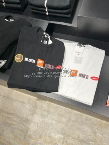 爆買いHOTコムデギャルソン NIKE ナイキ Tシャツ 黒 ブラック トップス