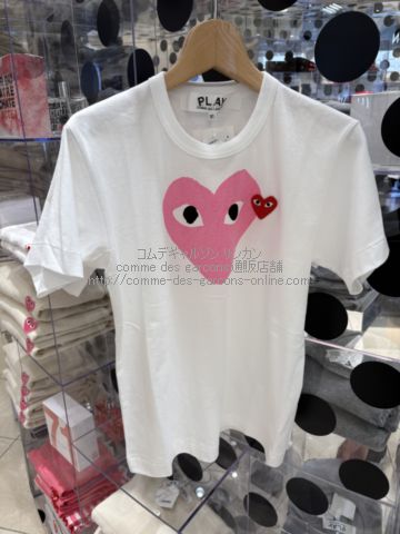 新品タグ付 PLAY コムデギャルソン ピンクハートロゴTシャツ 白 プレイ コムデギャルソン ピンク プリント ハート 半袖Tシャツ-ユニ