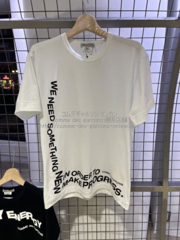 コムデギャルソン メッセージTシャツ-白-WE NEED SOMETHING NEW IN ORDER TO MAKE PROGRESS.|  コムデギャルソン リンカン-comme des garcons通販店舗-送料無料・即日発送-