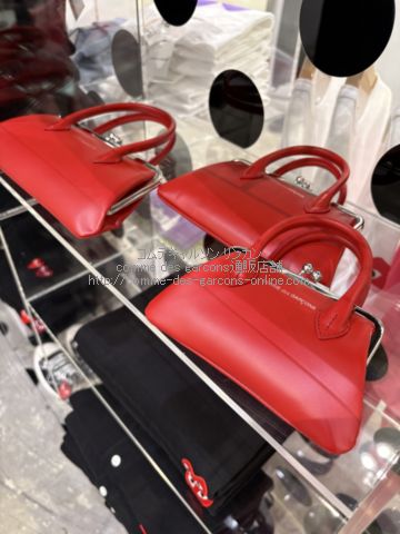 コムデギャルソン ハンドル付きがま口財布 クラスプハンドルズ