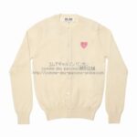 プレイ コムデギャルソン ピンクハート Uネック カーディガン ナチュラル