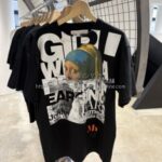 フェルメール《真珠の耳飾りの少女》誕生360周年Tシャツ-QR-T003-コムデギャルソン限定版